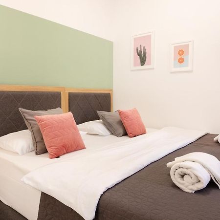 Design Sunny 2Bdr Apartment Near The City Center Zagabria Esterno foto